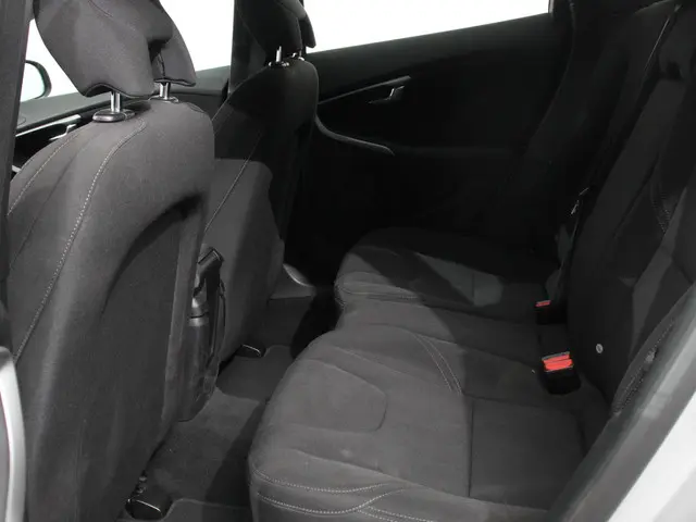 Volvo V40 1.5 T2 Momentum 2018 Benzine 23