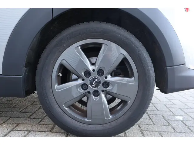 MINI Cooper Mini 1.5 Camden Edition 2023 Benzine 25