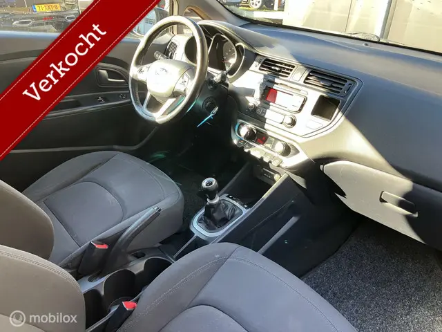 Kia Rio 1.2 CVVT World Cup Edition 2014 Benzine 6