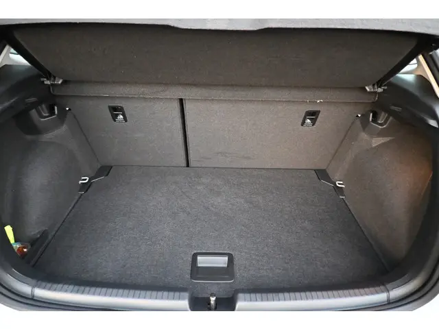 Volkswagen Polo 1.0 TSI Life 2023 Benzine 28