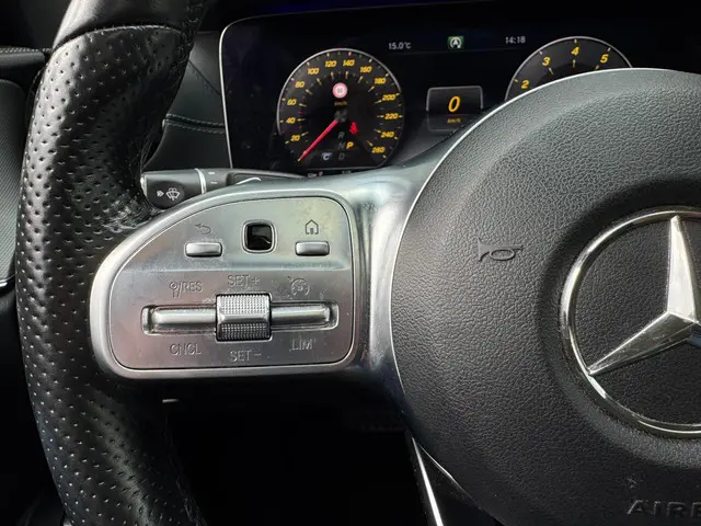 Mercedes-Benz E-Klasse 200 Premium Plus 2019 Benzine 16