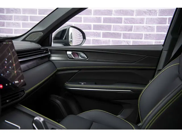 Lynk & Co 01 1.5 More 2025 Hybride Benzine 32