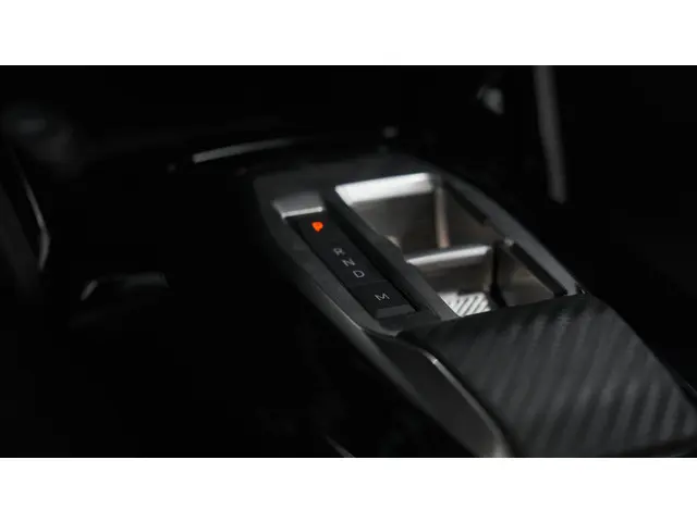 Peugeot 2008 PureTech 130 EAT8 GT 2024 Benzine 49