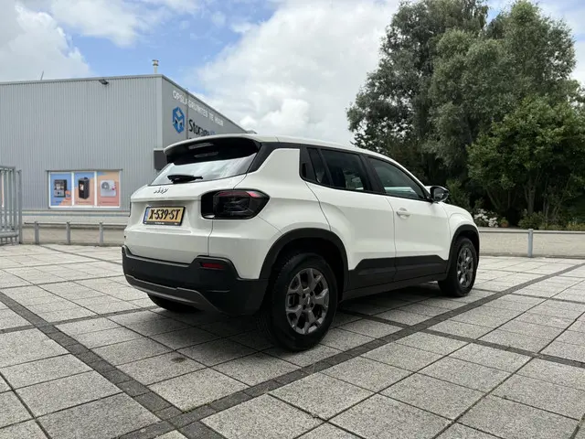 Jeep Avenger Longitude 54 kWh Aut. 2024 Elektrisch 6