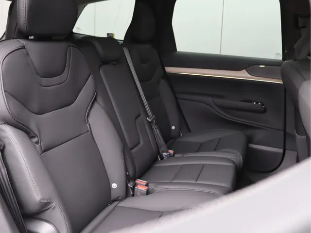 Volvo EX90 Twin Motor Ultra 7P 111kWh 2025 Elektrisch 32