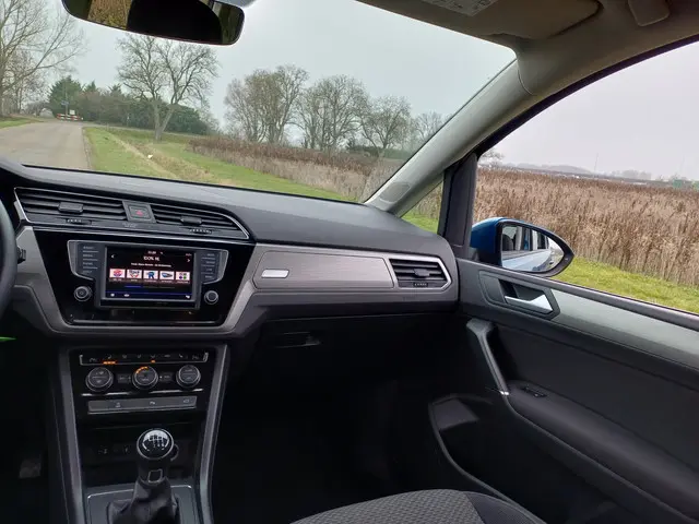 Volkswagen Touran 1.2 TSI Highline 7p 2017 Benzine 31