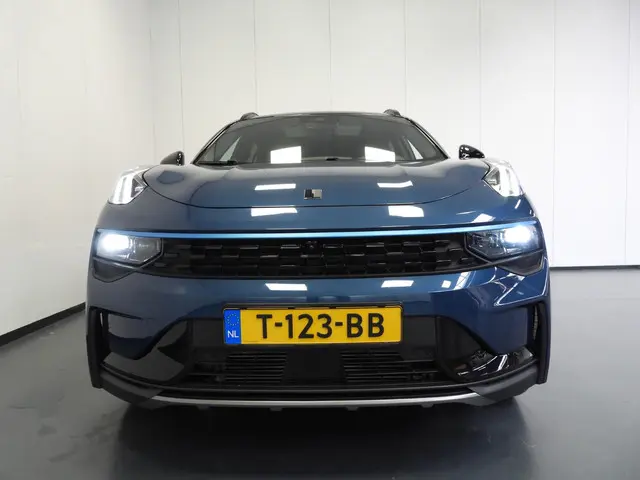 Lynk & Co 01 1.5 PHEV Plug-In 2023 Hybride Benzine 47