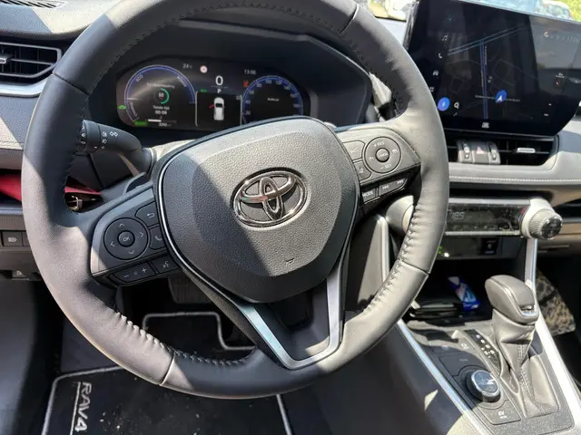 Toyota RAV4 2.5 Hybrid AWD Executive 2025 Hybride Benzine 8