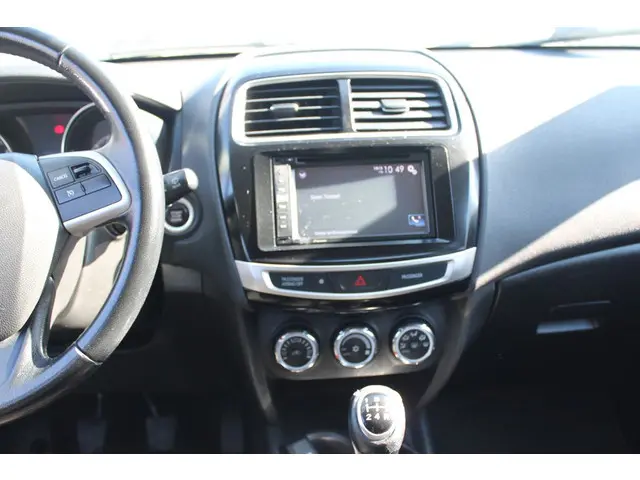 Mitsubishi ASX 1.6 Cleartec Invite+ 2015 Benzine 14