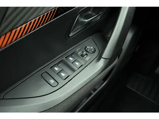 Peugeot 2008 1.2T Automaat Active 2021 Benzine 16
