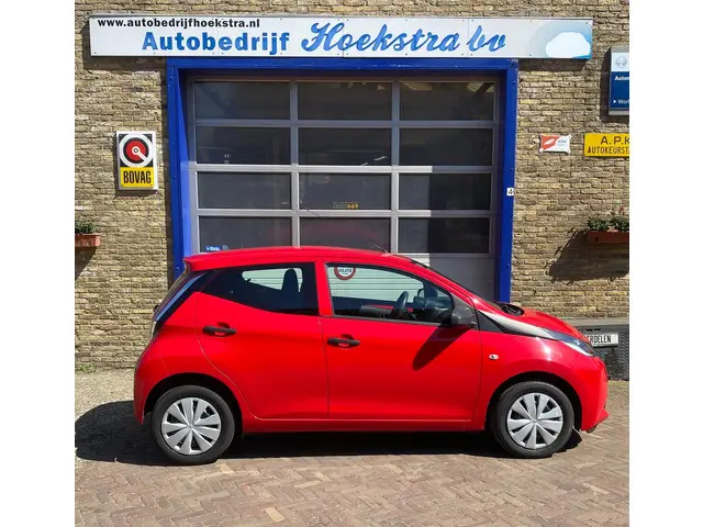 Toyota Aygo 1.0 VVT-i x-now 2015 Benzine 3