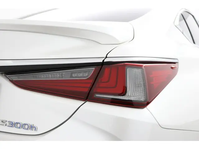 Lexus ES 300h Preference Line 2021 Hybride Benzine 39