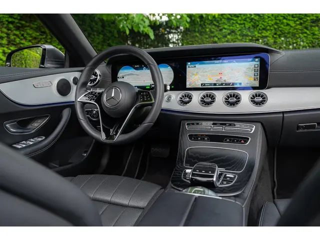 Mercedes-Benz E-Klasse Cabrio 200e 4MATIC 2021 Benzine 11