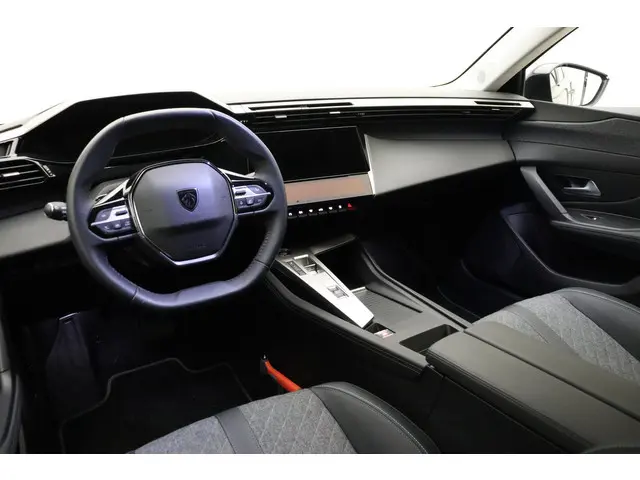 Peugeot 408 1.2T 130pk Automaat Allure GT 2024 Benzine 7