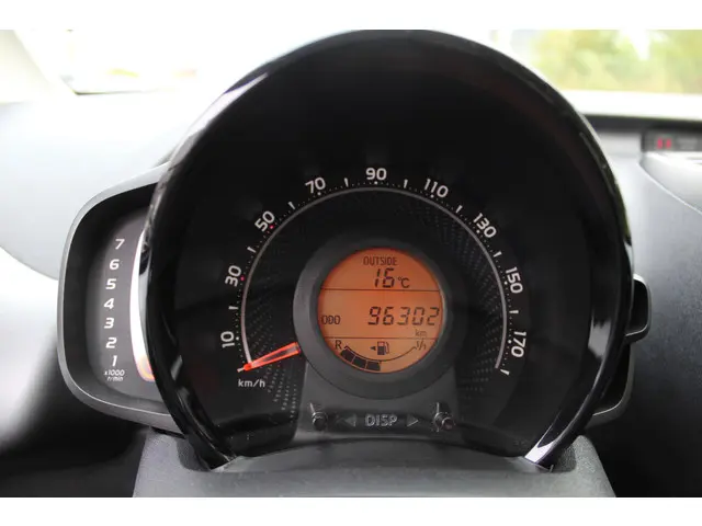 Toyota Aygo 1.0 VVT-i x-play 2021 Benzine 11