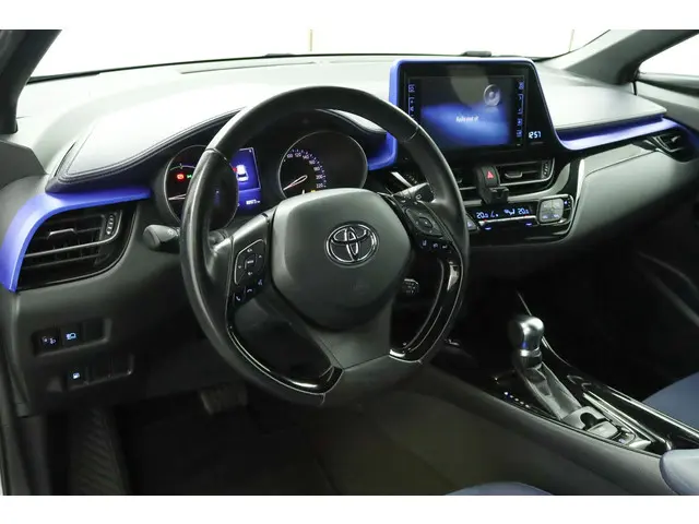 Toyota C-HR 1.8 Hybrid Bi-Tone 2017 Hybride Benzine 67