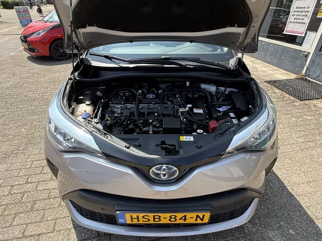 Toyota C-HR 1.8 Hybrid Business Plus 2020 Hybride Benzine 6