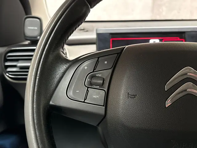 Citroën C4 Cactus 1.2 PureTech Shine 2016 Benzine 14