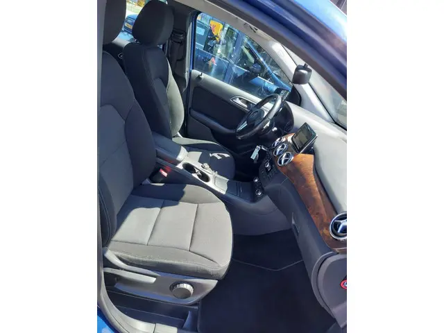 Mercedes-Benz B-Klasse 180 Ambition 2012 Benzine 19