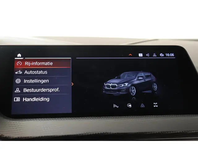 BMW 1 Serie 118i Business Edition Plus 2022 Benzine 15