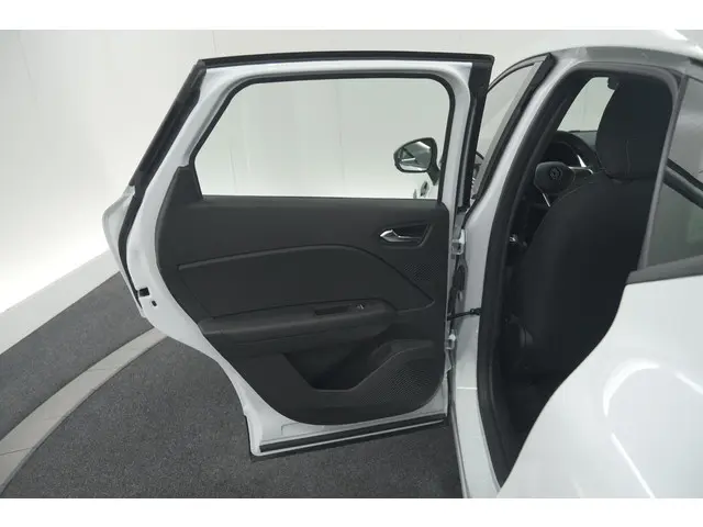 Renault Captur Mild Hybrid 160 Evolution 2024 Benzine 64