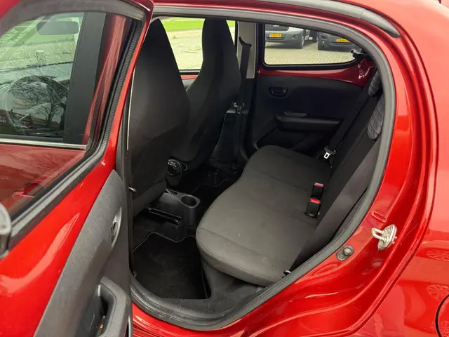 Peugeot 108 1.0 e-VTi Active 2021 Benzine 12