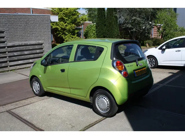 Chevrolet Spark 1.0 16V LE BJ'12 2012 Benzine 7