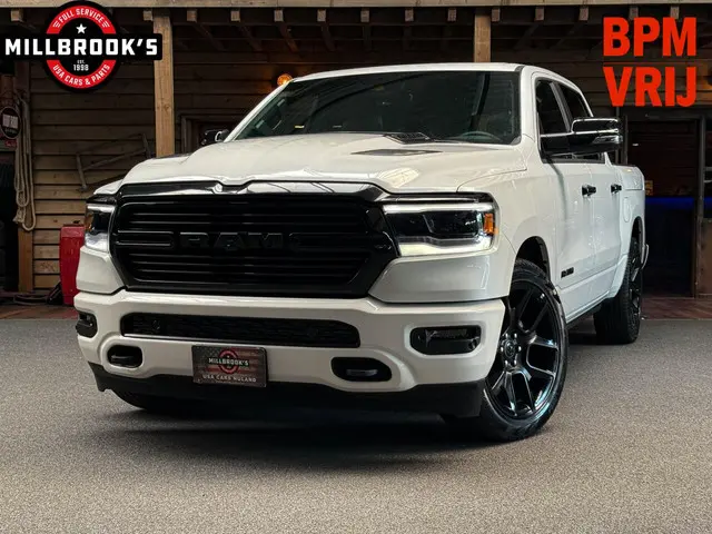 Dodge Ram 1500 5.7 V8 Laramie Night, 2024 Benzine