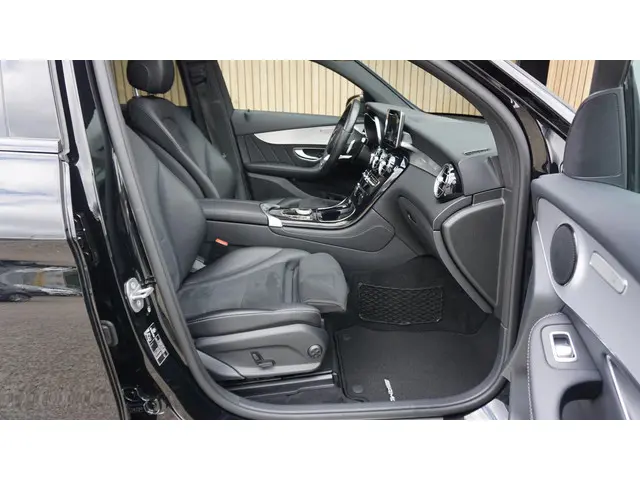 Mercedes-Benz GLC Coupé 300 245pk 4MATIC 2017 Benzine 10