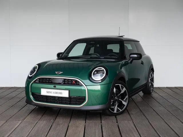 MINI 3-Deurs Cooper S 2025 Benzine 37