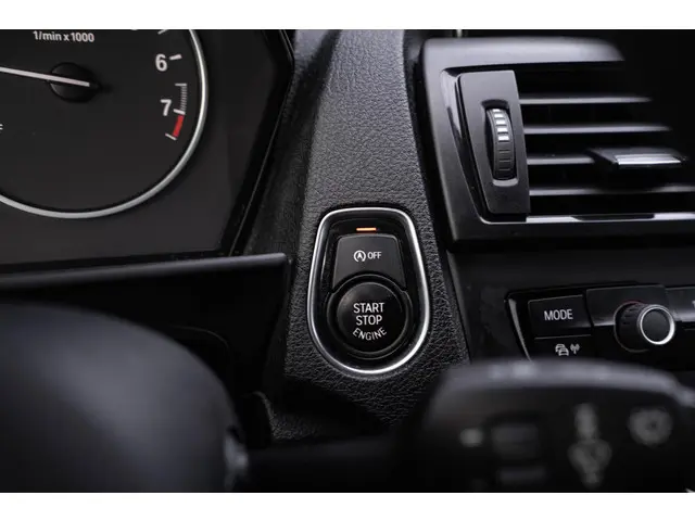 BMW 1 Serie 114i EDE Business+ 2013 Benzine 40