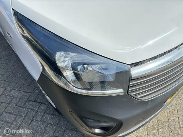 Opel Vivaro bestel 1.6 CDTI L2H1 Selection 2015 Diesel 24