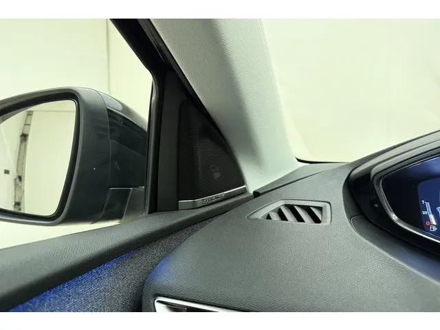 Peugeot 3008 1.6 e-THP Allure 2018 Benzine 34