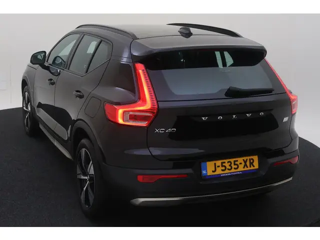 Volvo XC40 3