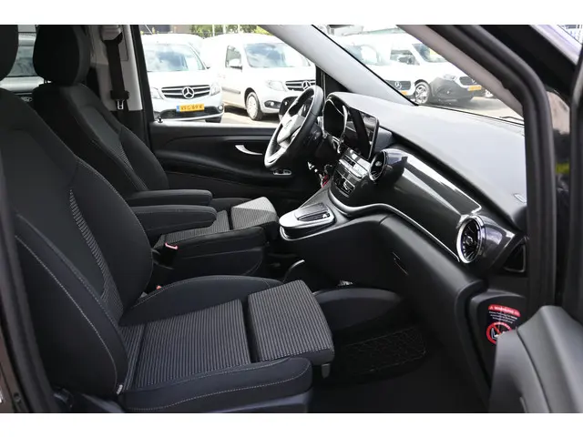 Mercedes-Benz V-Klasse 250d Lang DC 2023 Diesel 10