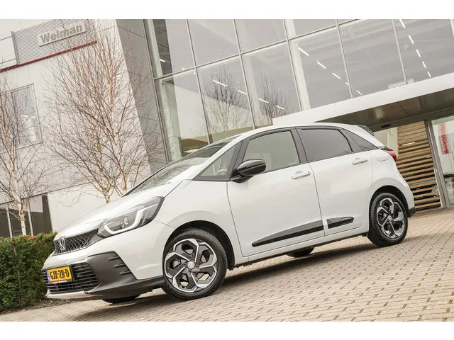 Honda Jazz 1.5i e:HEV ADVANCE 2024 Hybride Benzine 24