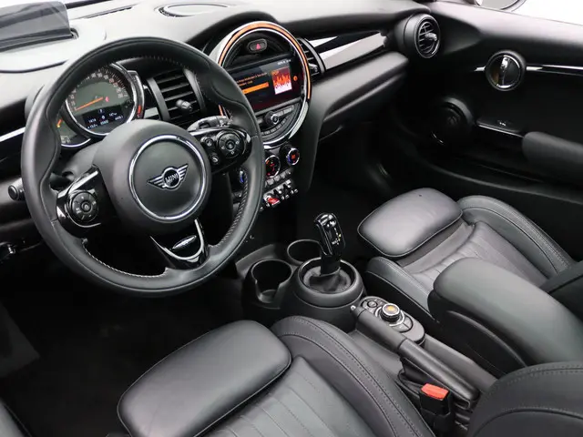 MINI 3-Deurs Cooper 2020 Benzine 7