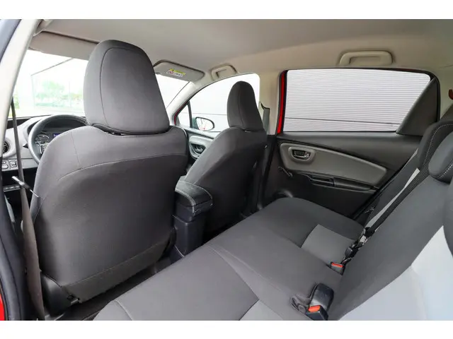 Toyota Yaris 1.5 Hybrid Dynamic 2019 Hybride Benzine 9