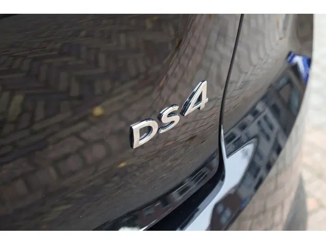 DS DS 4 e-Tense 225 'Etoile' 2024 Hybride Benzine 12
