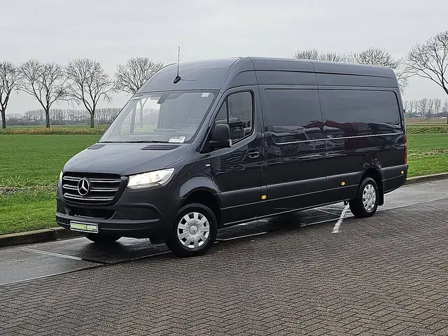Mercedes-Benz Sprinter 2