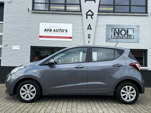 Hyundai i10 1.0i Comfort Airco Cruise Navi 2018 Benzine 2