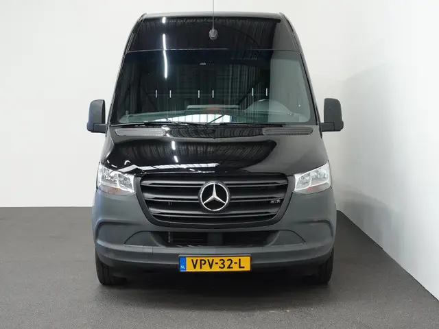 Mercedes-Benz Sprinter L2H2 2022 Diesel 42