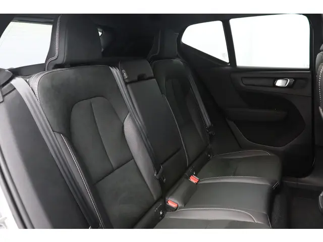 Volvo XC40 1.5 T3 R-Design 2019 Benzine 12