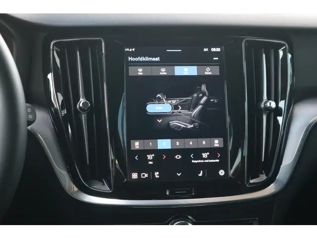 Volvo V60 2.0 B3 Essential Edition 2024 Benzine 27