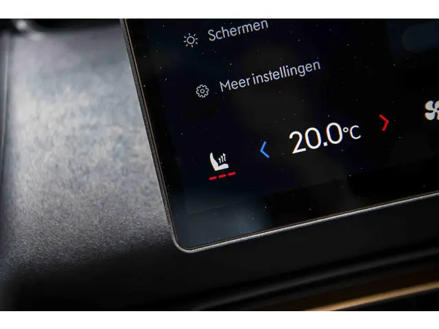 Lynk & Co 08 1.5 More 2025 Hybride Benzine 25