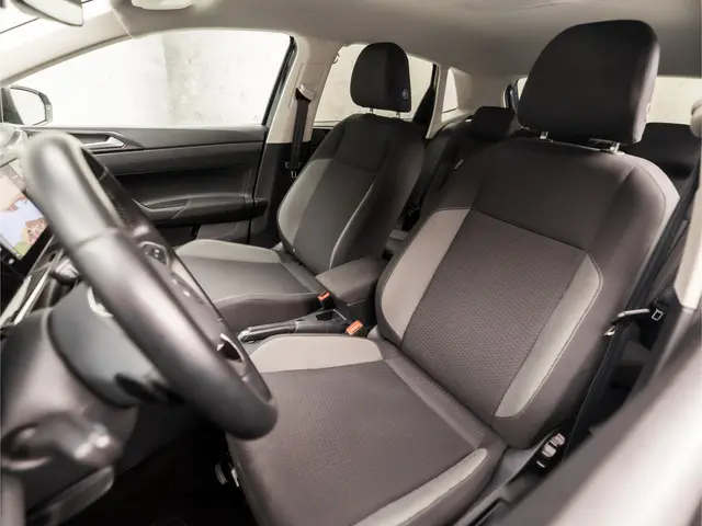 Volkswagen Polo 1.0 TSI Sportline 2023 Benzine 15