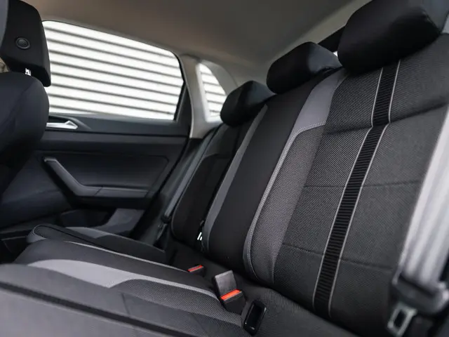 Volkswagen Polo 1.0 TSI Highline Business R 2021 Benzine 15