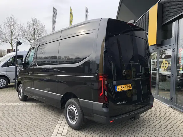 Renault Master T35 2.0 dCi 150 L2H2 Advance 2024 Diesel 3