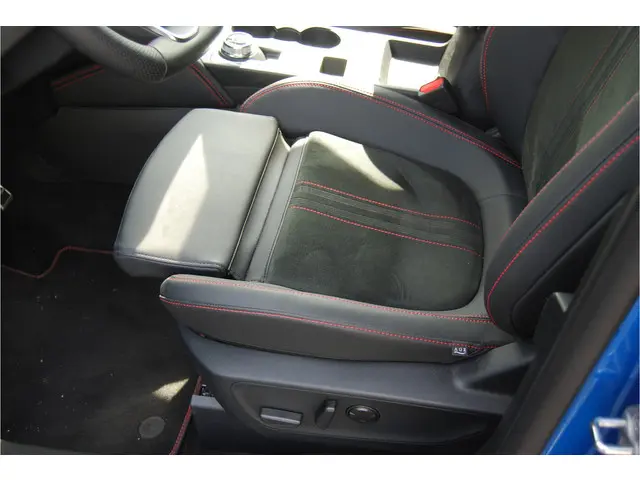 Ford Kuga 2.5 PHEV ST-Line X 243PK 2025 Hybride Benzine 55