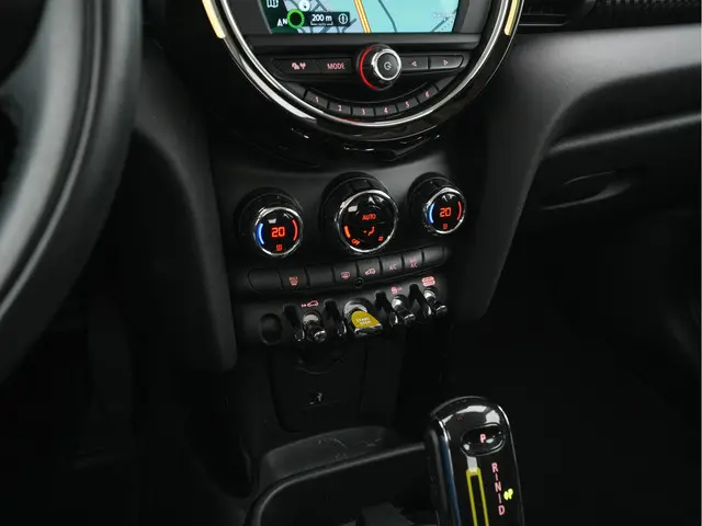 MINI Electric Mini Basic 33 kWh [ 3-Fase ] 2020 Elektrisch 14